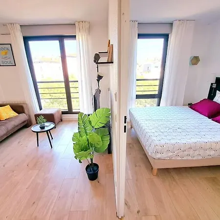 Apartament Le Valmy: Lumineux Au Pied Du Metro *