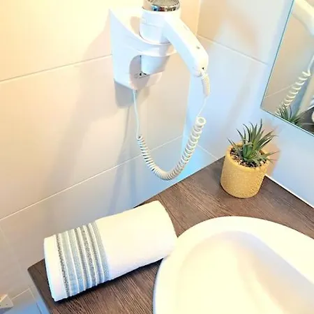 Apartament Le Valmy: Lumineux Au Pied Du Metro Lyon