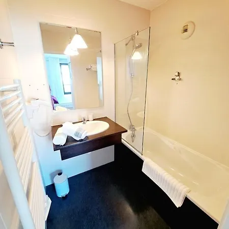 Apartament Le Valmy: Lumineux Au Pied Du Metro *