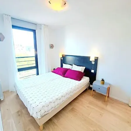 Appartement Le Valmy: Lumineux Au Pied Du Metro