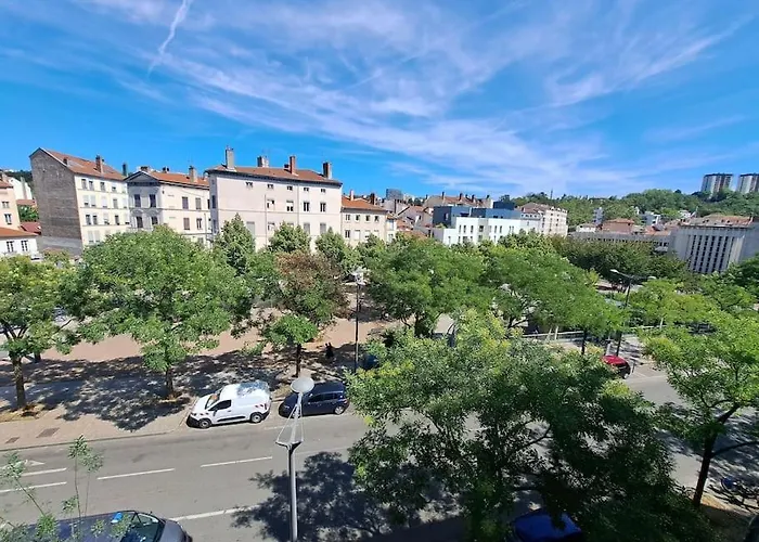Le Valmy: Lumineux Au Pied Du Metro Apartament *