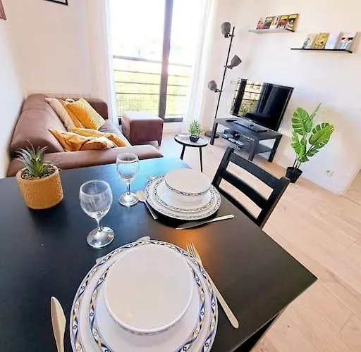 Apartament Le Valmy: Lumineux Au Pied Du Metro *